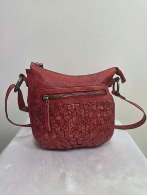Vilenca Holland Red Woven Leather Crossbody Bag